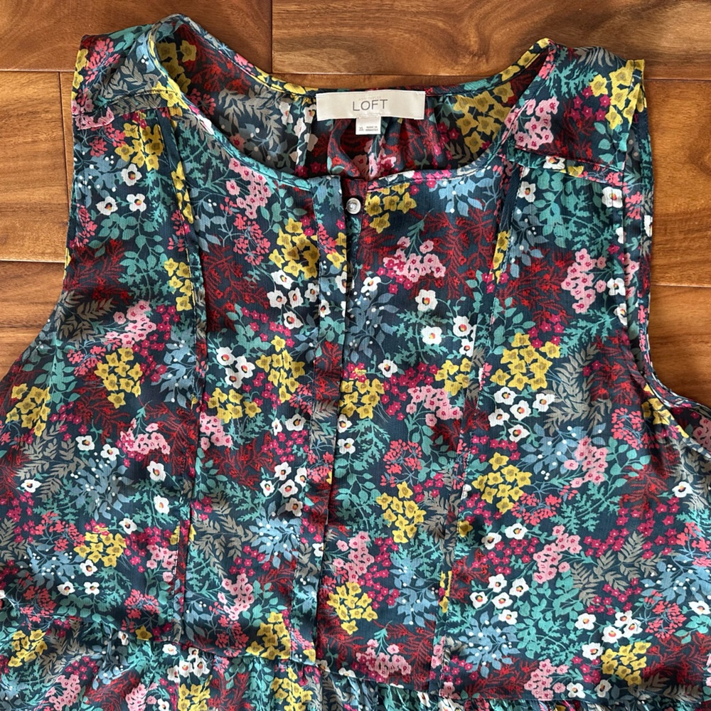 LOFT Floral Sleeveless Flowy Top Size XL - Picture 2 of 4